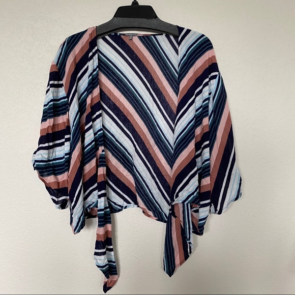 Striped tie up shirt - Picture 5 of 5